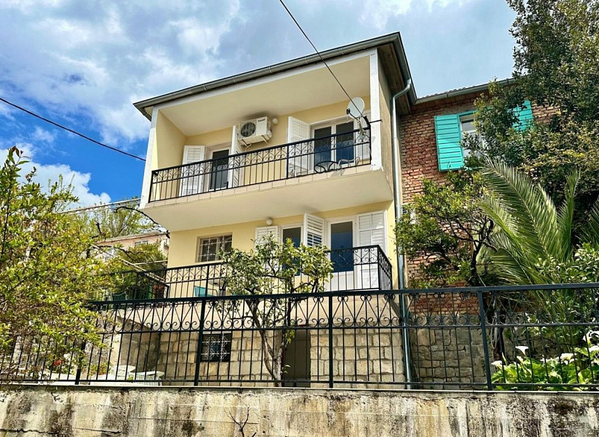 Дом в Тивате, Черногория, 82 м2