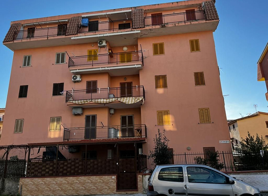 Квартира в Скалее, Италия, 58 м2