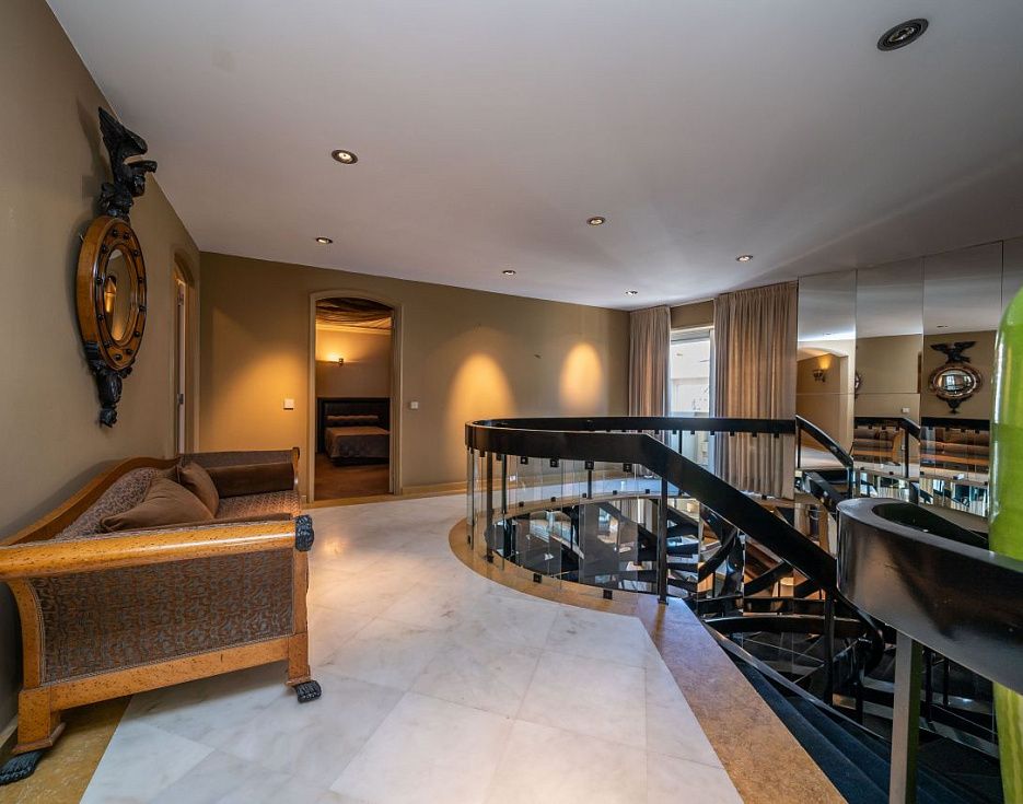 gallery