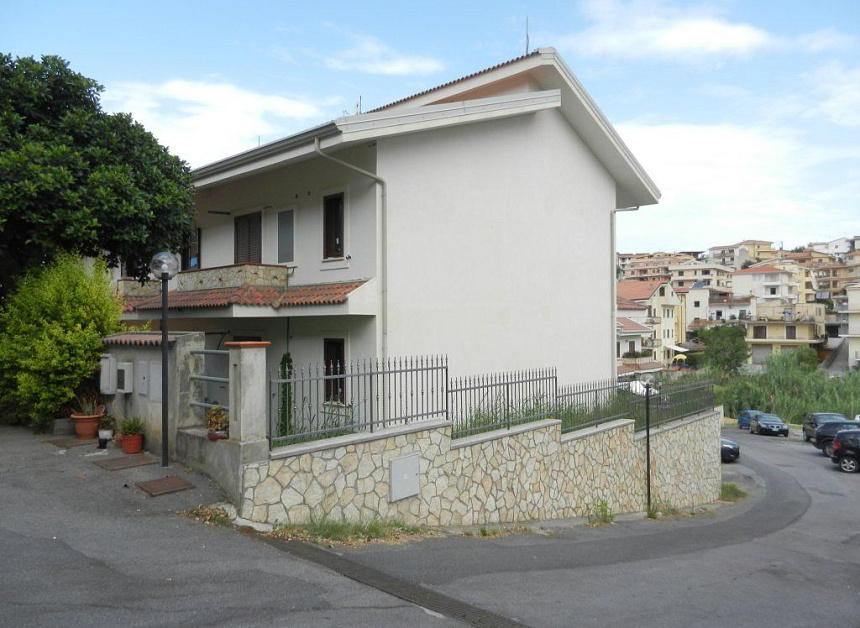 Дом в Бельведере-Мариттимо, Италия, 412 м2