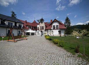 Дом Lutowiska, Польша, 2 600 м2