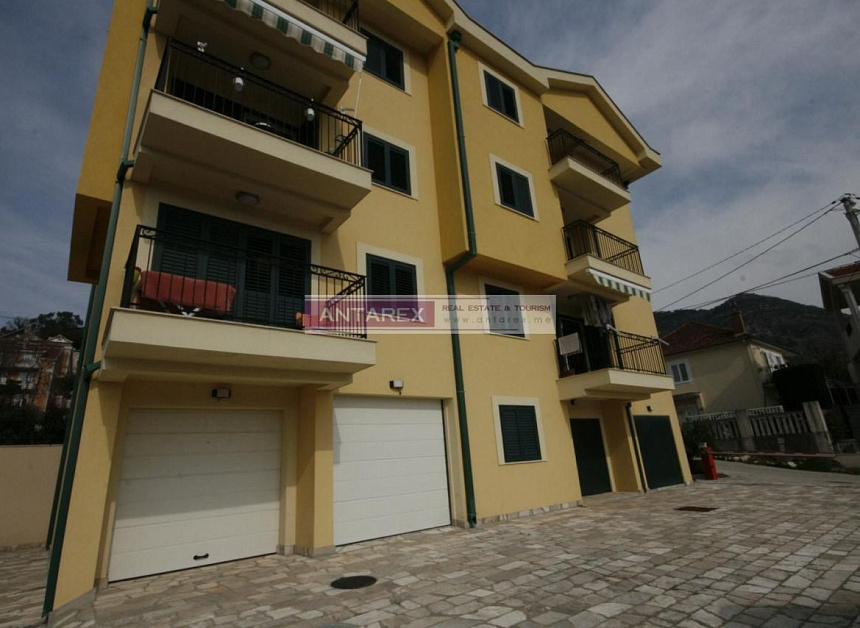 Апартаменты в Тивате, Черногория, 74 м2