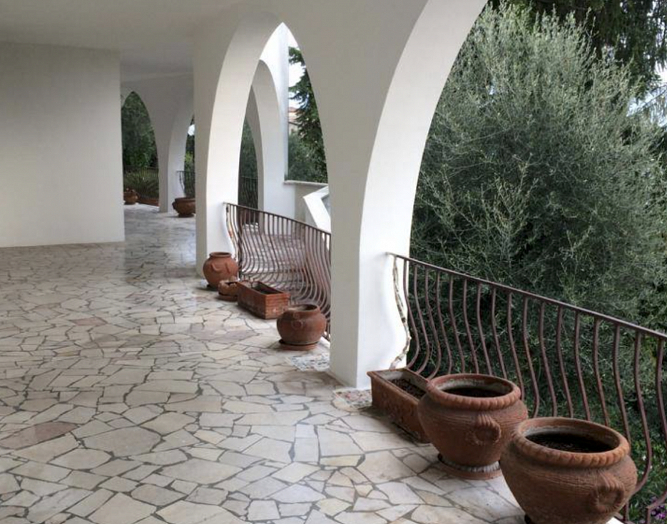 gallery