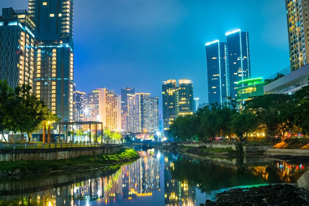night-cityscape-around-waduk-kebon-melati-jakarta-indonesia.jpg night-cityscape-around-waduk-kebon-melati-jakarta-indonesia.jpg